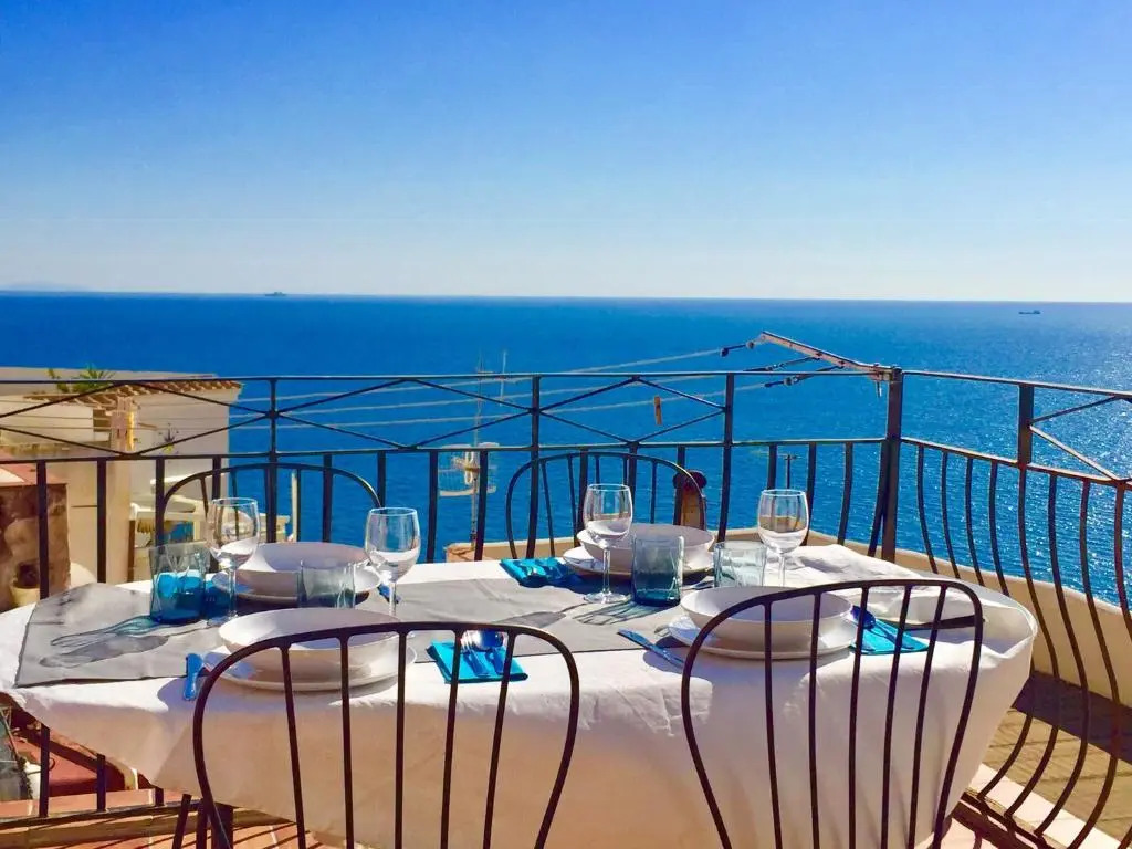 Rooftop flat in Amalfi Central "Panoramic view, Near the beach,Terrace "