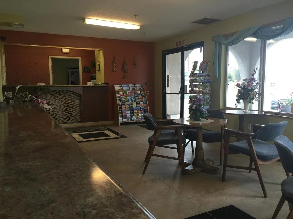 Timberland Inn & Suites