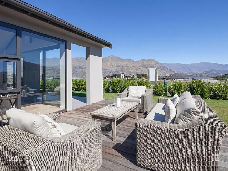 Infinity Drive - Sleeps 8 - Spa Pool - Lake Views