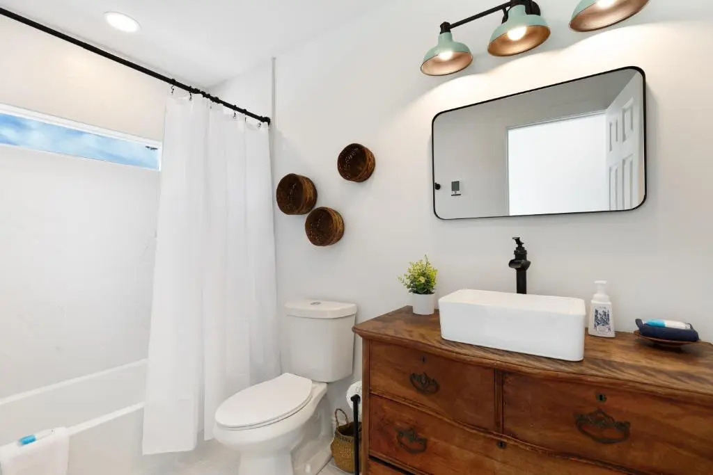 79 Sandbar Ln - Folly in Love - Renovated Private Home - Sunset Views