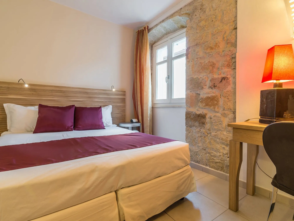 Nichotel