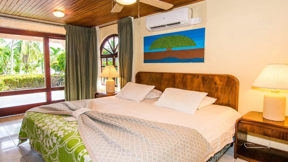 2-bedroom Beachfront Condo With Pool