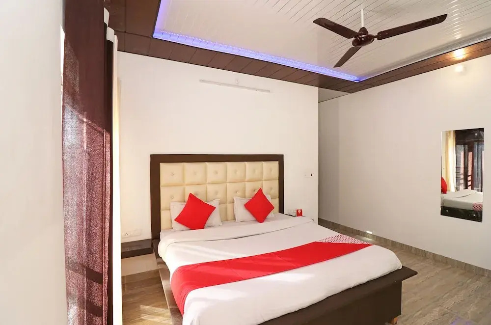 OYO 24137 Hotel Himalayan Village