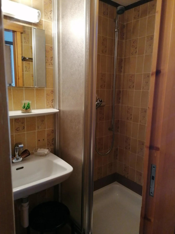 Petit Helvetia Budget Hotel