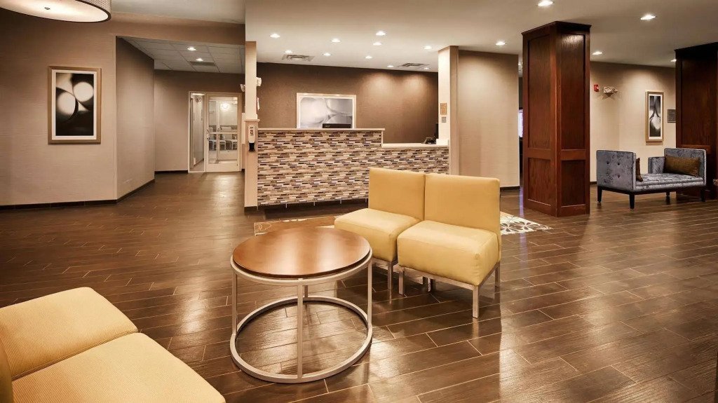 Best Western Plus Boardman Inn & Suites