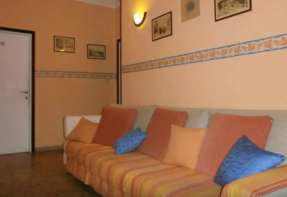 Airport Pisa Rooms - Self Economy