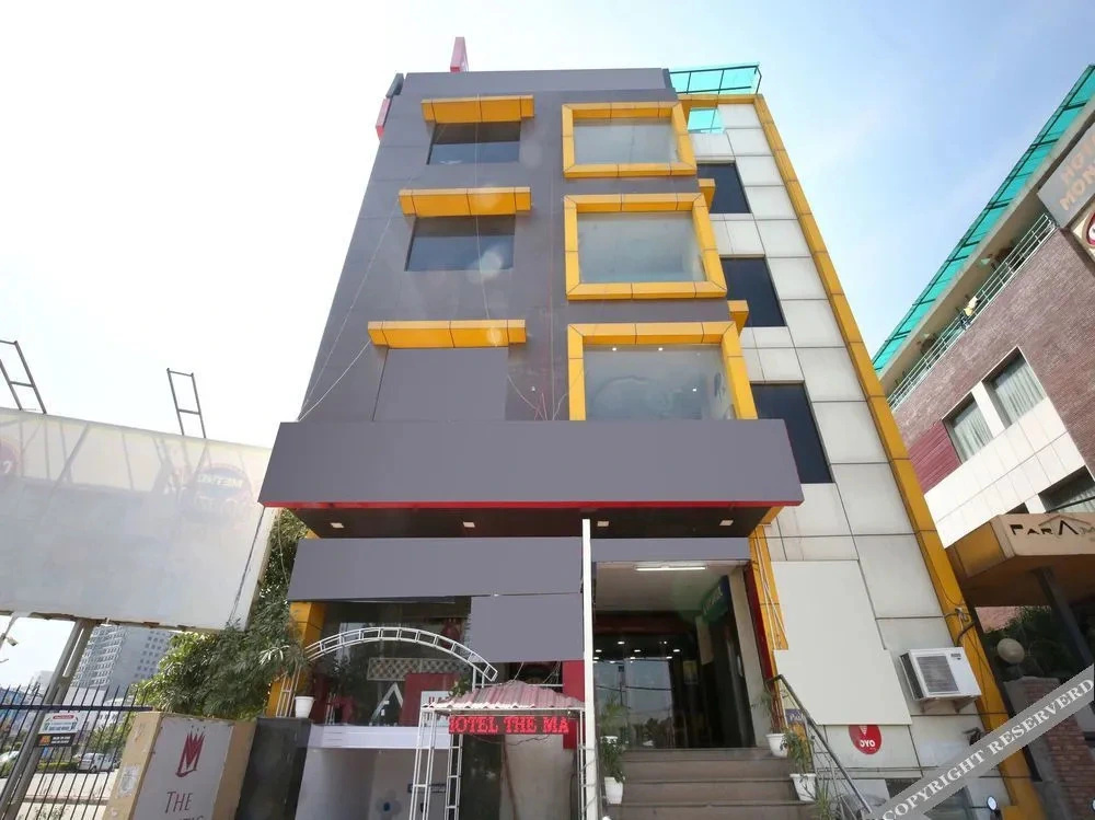 Majestic Crown by OYO Rooms