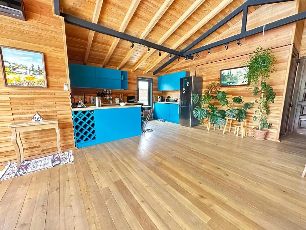 Eco Saguramo Chalet