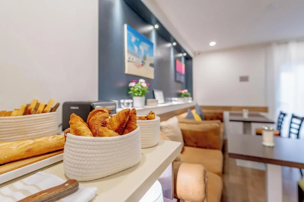 Grand Hotel Sénia - Paris Orly Airport