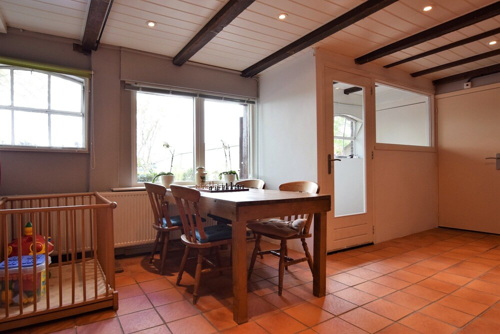 Farmhouse in Oosterwijk by River Linge