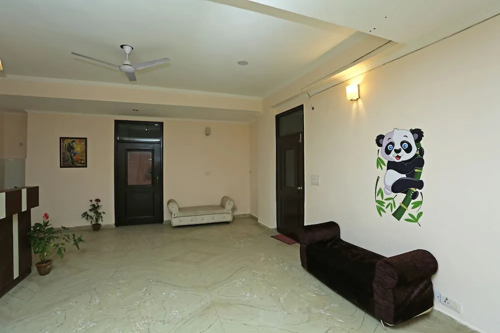 OYO 8438 DSR Residency