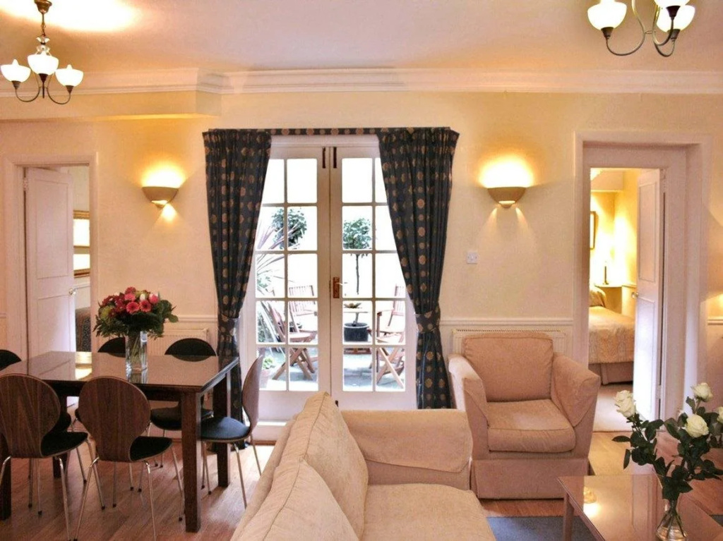 Kensington Court By Capital