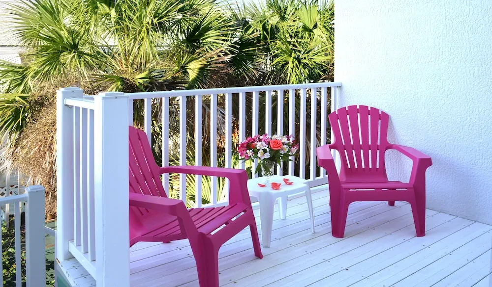 Island Cottage Oceanfront Inn & Spa