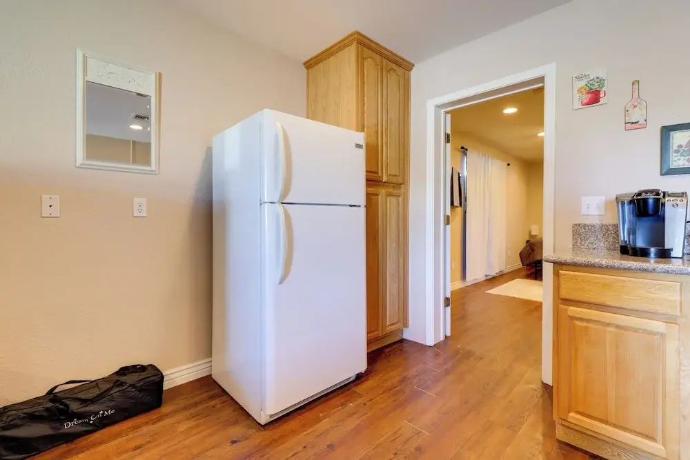 Near Parks, Shops & Eats! Bullhead City Casita