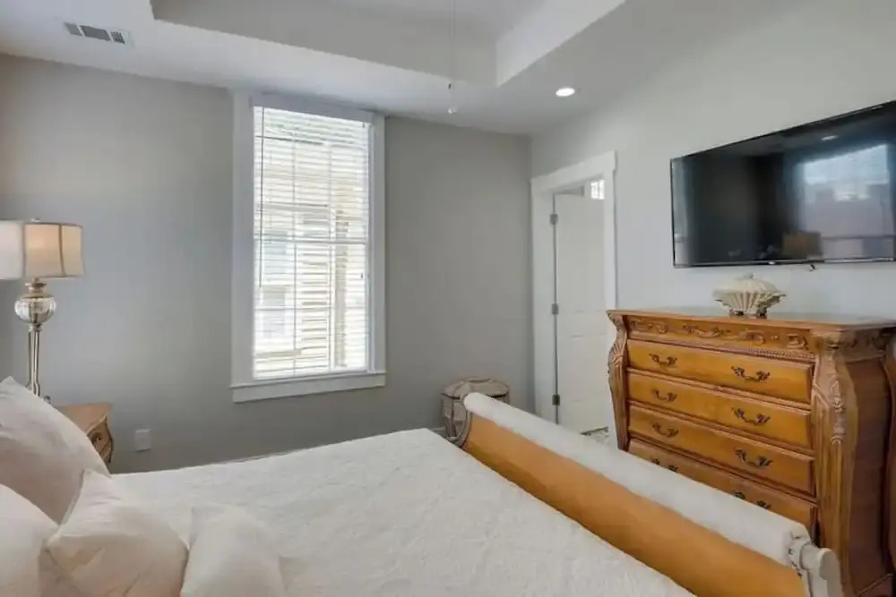 Beautifully Renovated 5 bedroom 5 bath