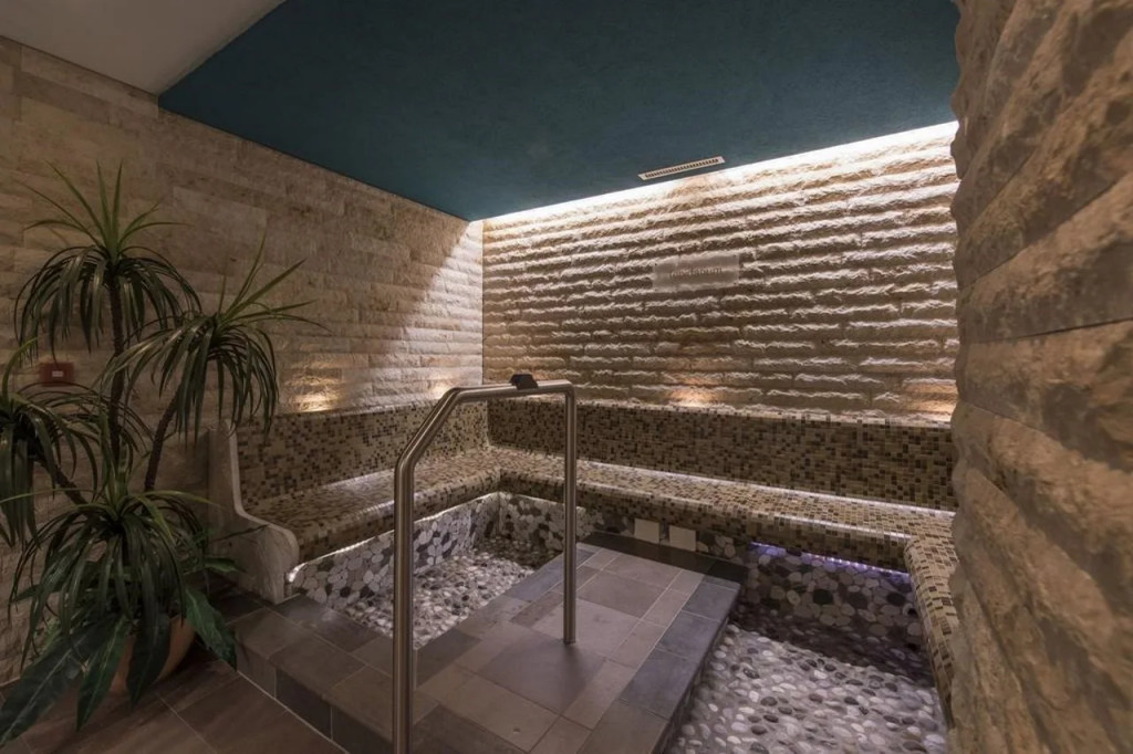 Mountain Plaza Hotel