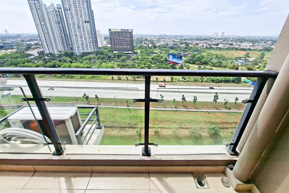 Stylish Studio For 2 Pax At Sky House Bsd Apartment
