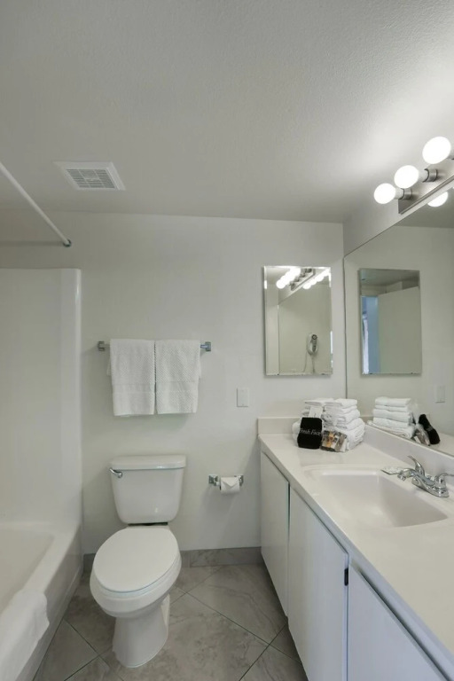 207 Fully Furnished 1BR Suite-Prime Location! by RedAwning