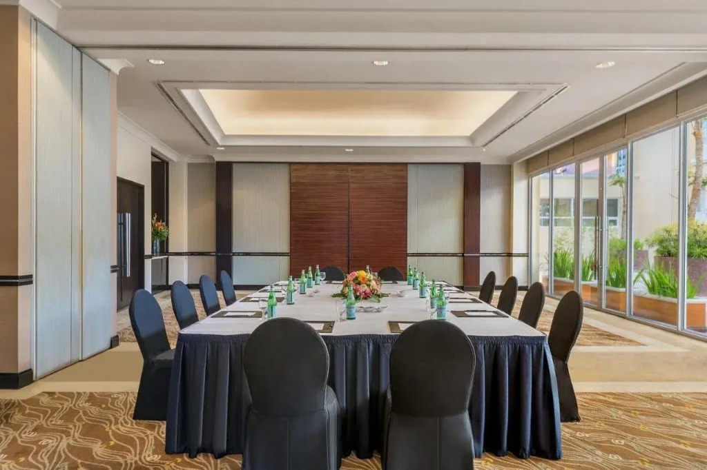 Taal Vista Hotel