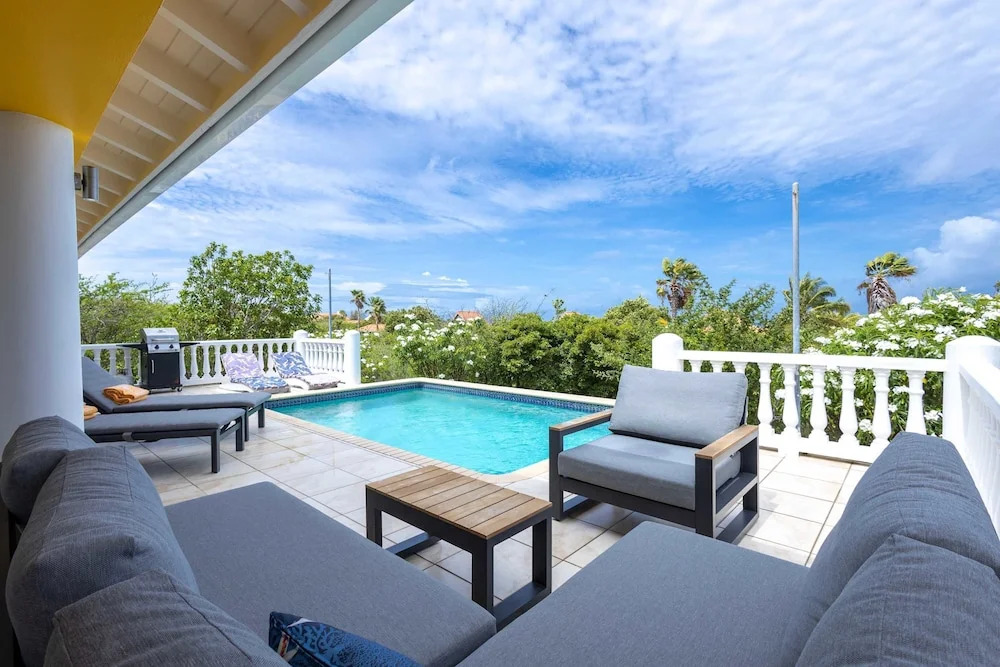 Tropical Paradise Bliss Villa at Coral Estate