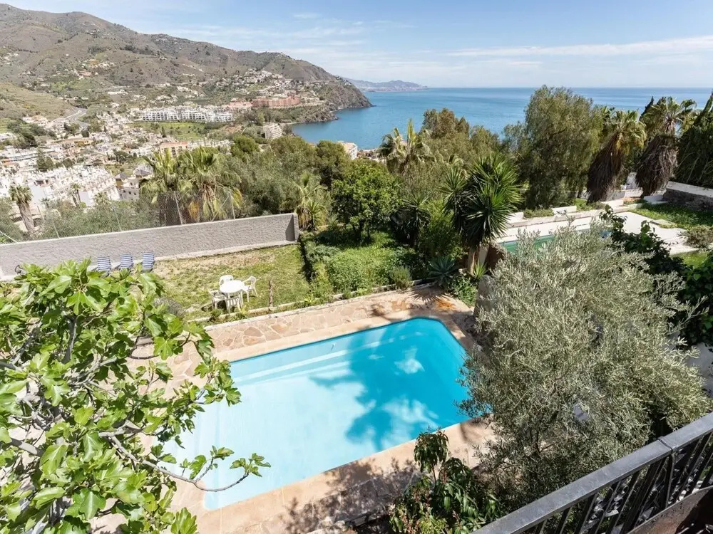 Faros Sun Beach & More in Almunecar