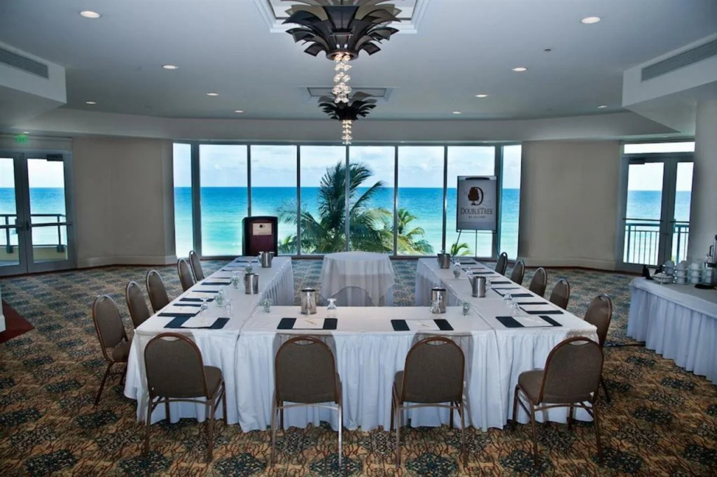 DoubleTree by Hilton Ocean Point Resort - North Miami Beach