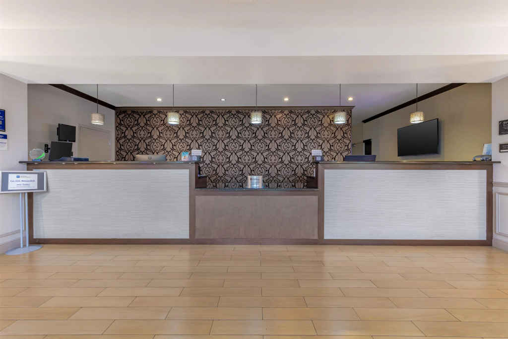Best Western Plus Miami Airport North Hotel & Suites