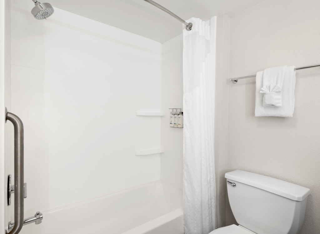 Holiday Inn Express Indianapolis Airport by IHG