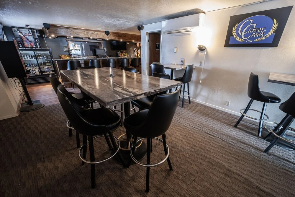 Clover Creek Inn
