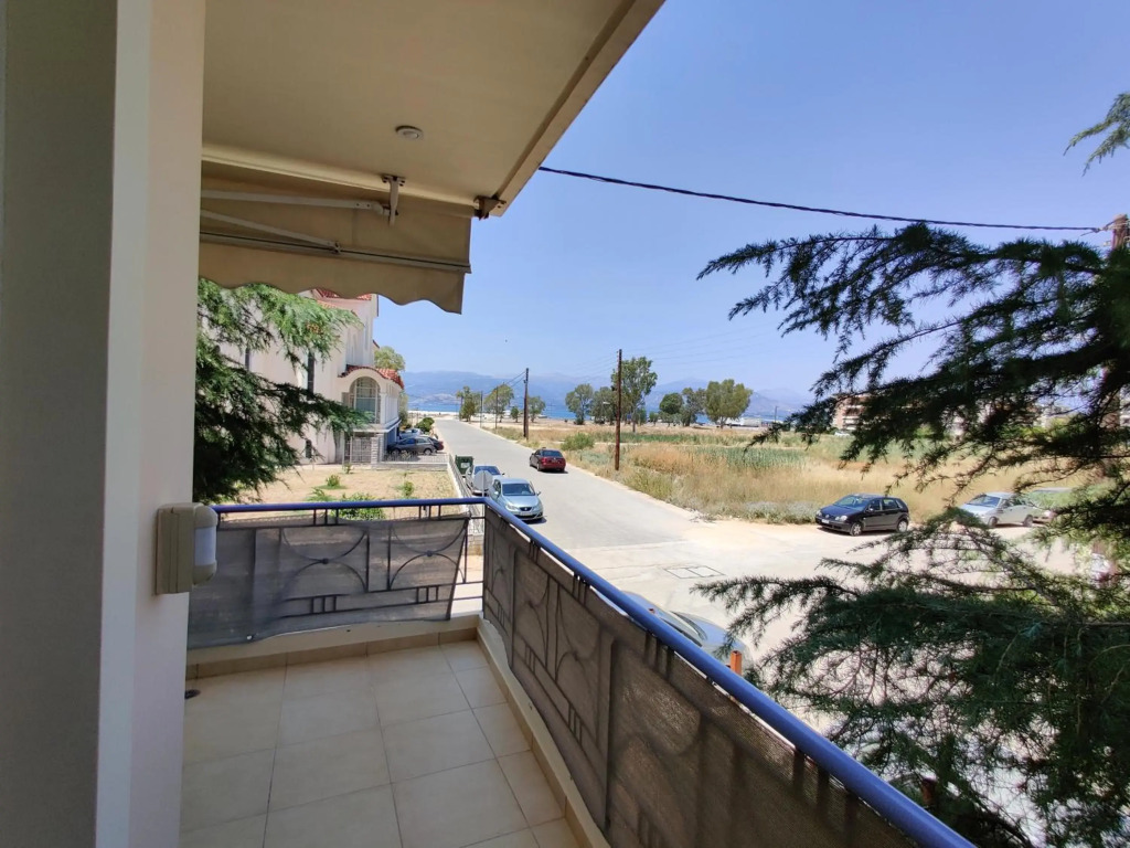 Quiet luxury apartment near city center and port