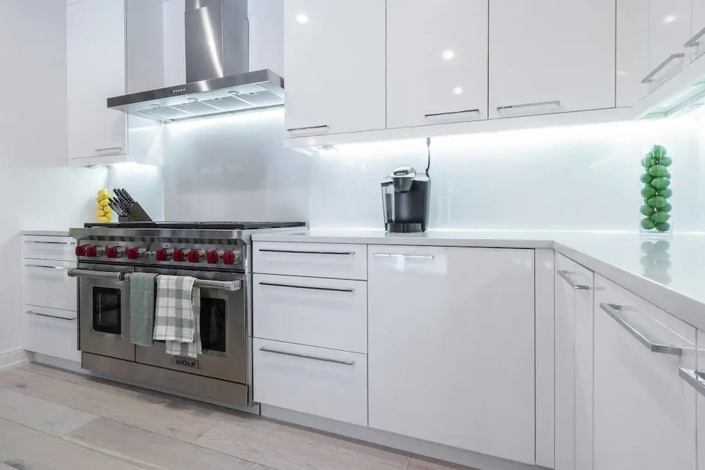 Spacious & Private 3 BDR Luxury Condo in Downtown