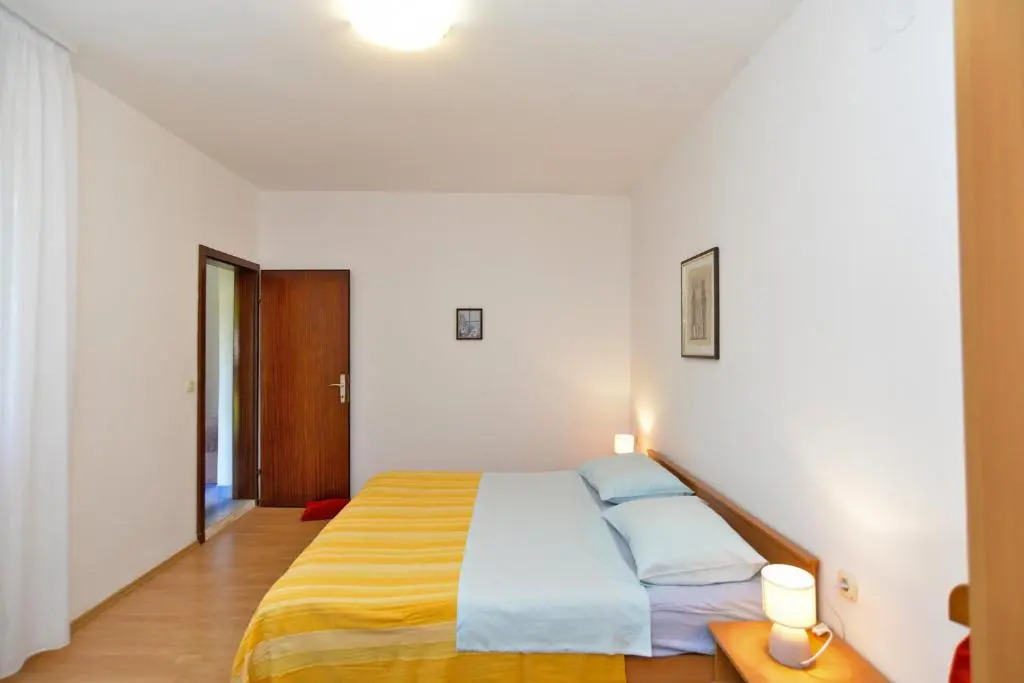 Apartments Mira 667