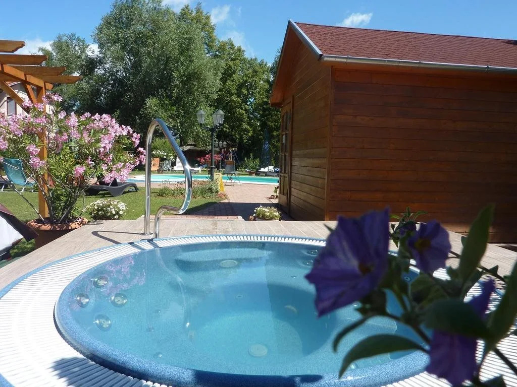 Zsanett Hotel