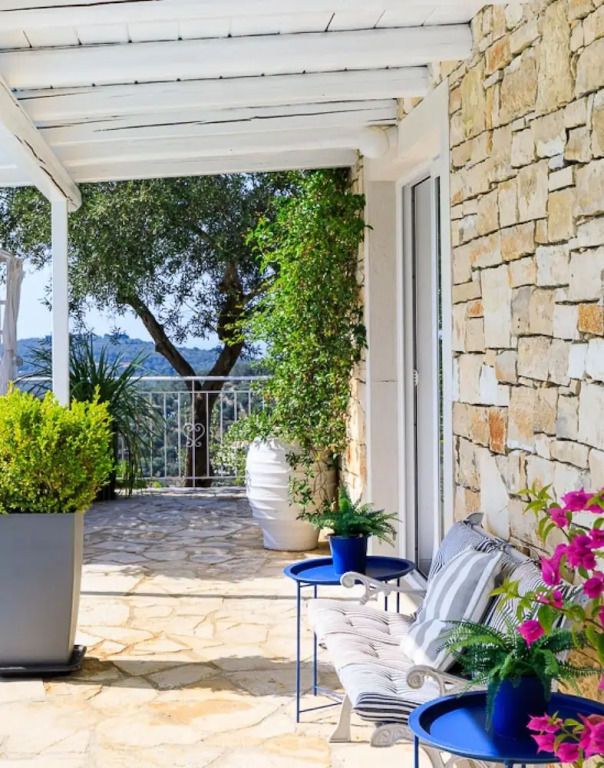 Juniper House - Charming 3 bed Villa With sea View