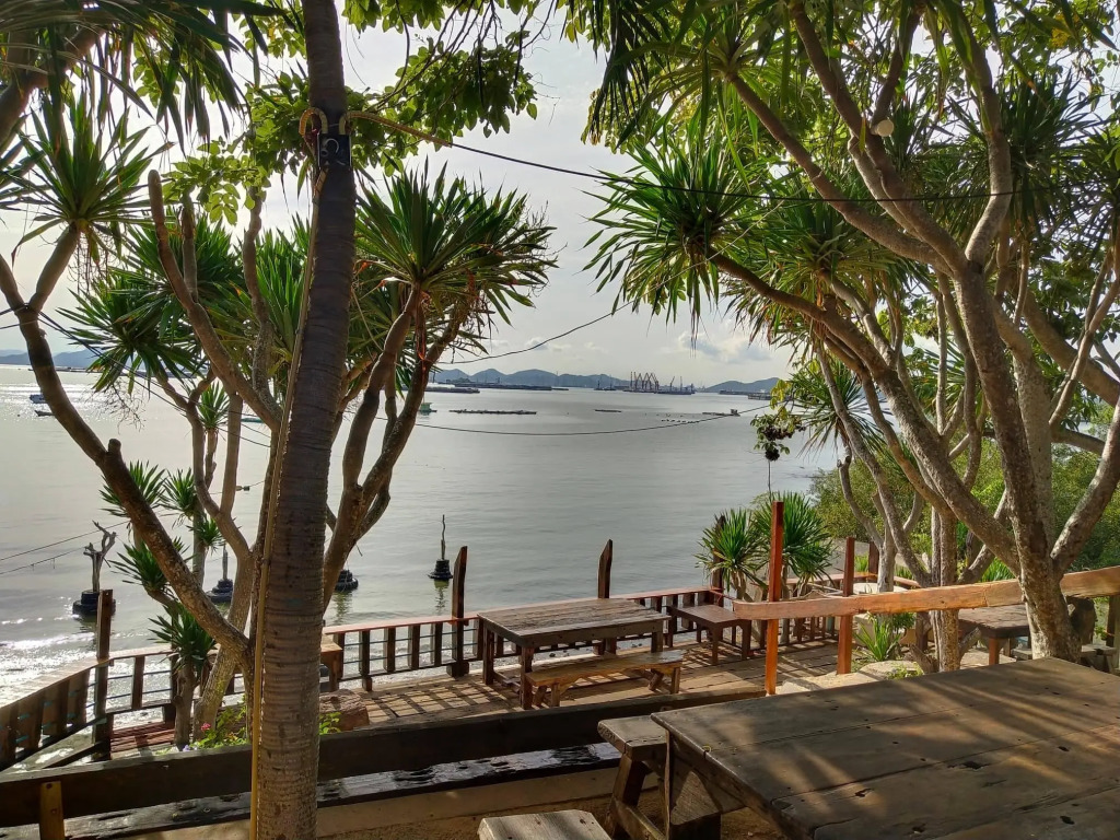 Rubtawan Sichang Resort
