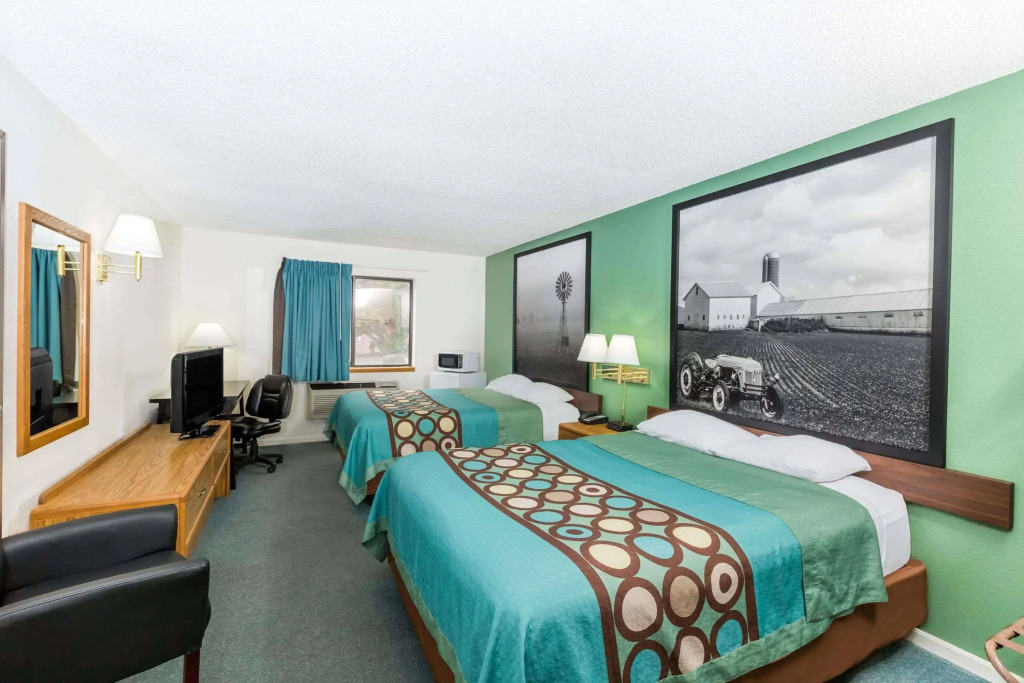 West Point Inn & Suits