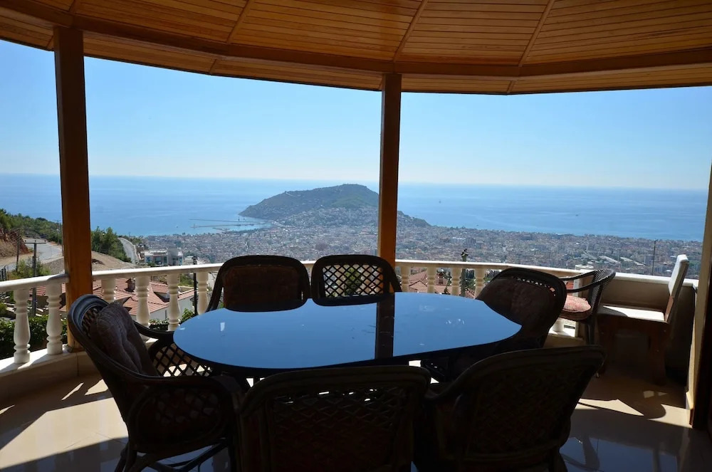 Luxury 5 Bedroom Villa With Communal Pool, Alanya Villa 1038