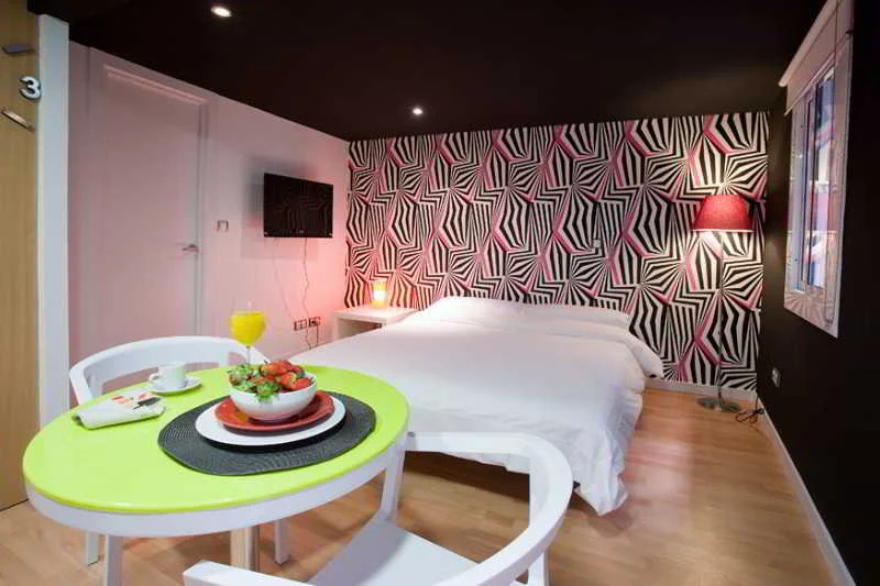 Apartamentos Colón 3000