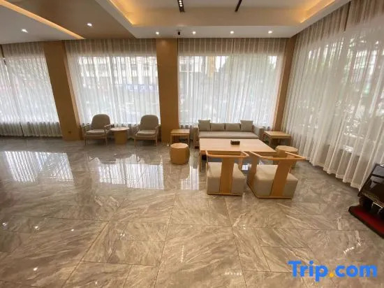 Haven Smart Hotel  (Xinyang Huaibin Minzheng Road Branch)