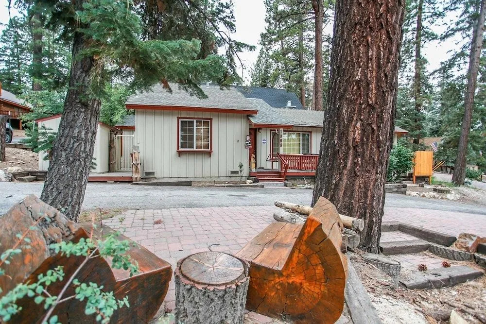 Bear Mountain Escape - 2 Br home by RedAwning