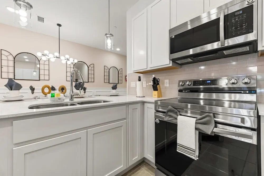 5BR 5BA Paradiso Grande - Walk to Seaworld 10507
