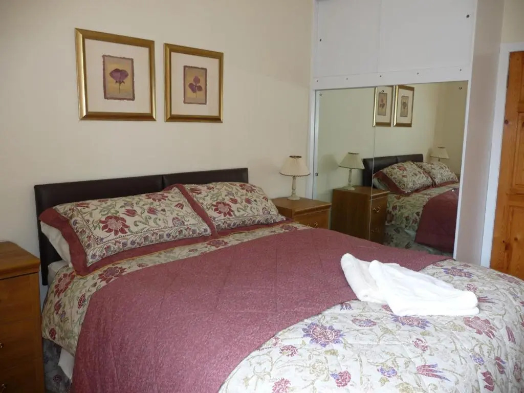 Skene Terrace Apartment