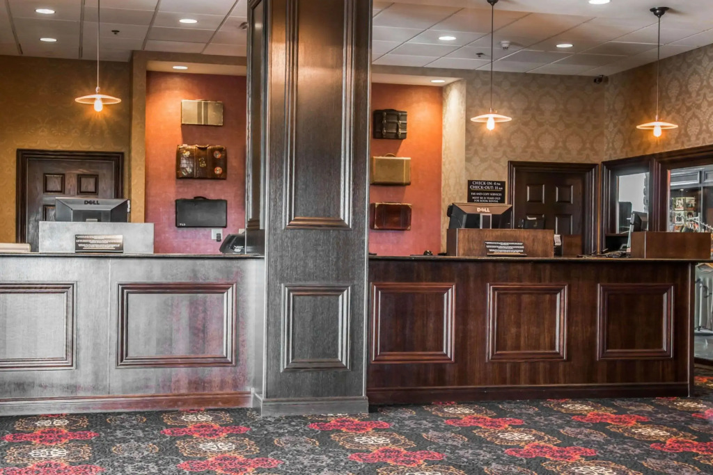 Shoreline Inn & Conference Center, an Ascend Collection Hotel