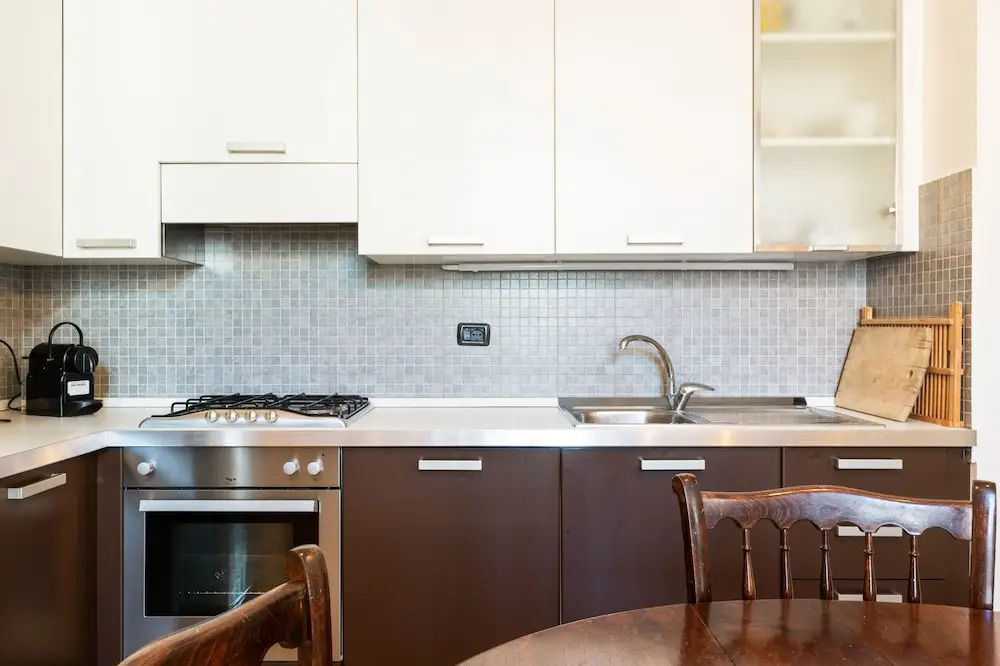 JOIVY Warm Flat For 3 In Isola, 10 Min To Centre