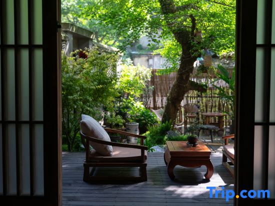 Shanyu · Private Hot Spring Homestay (Dujiangyan Scenic Area Nanqiao)