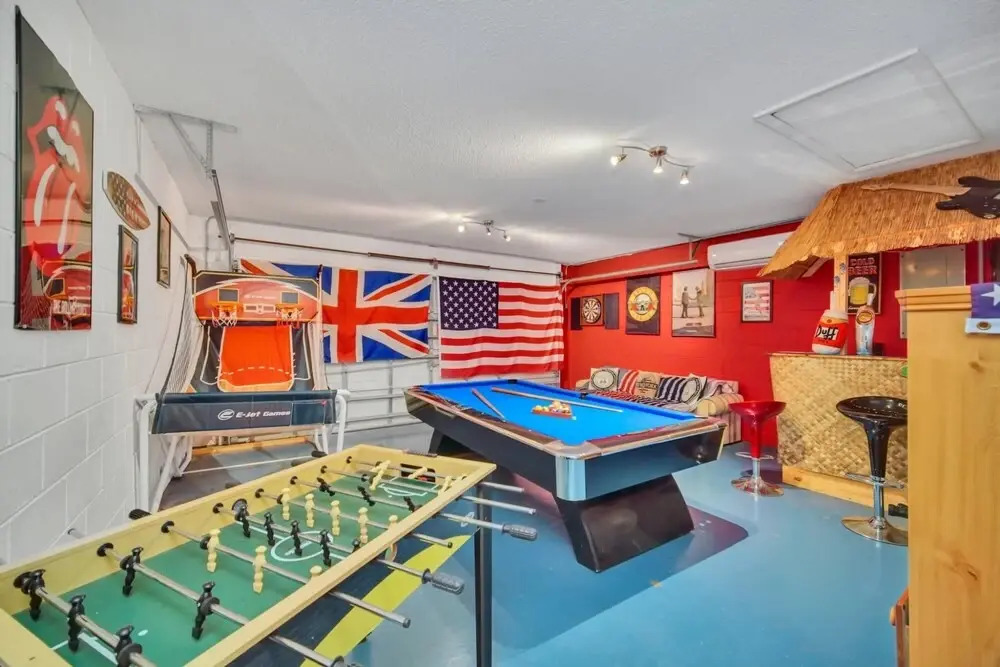 Bright Spacious Retreat With Private Pool Lanai Game Room