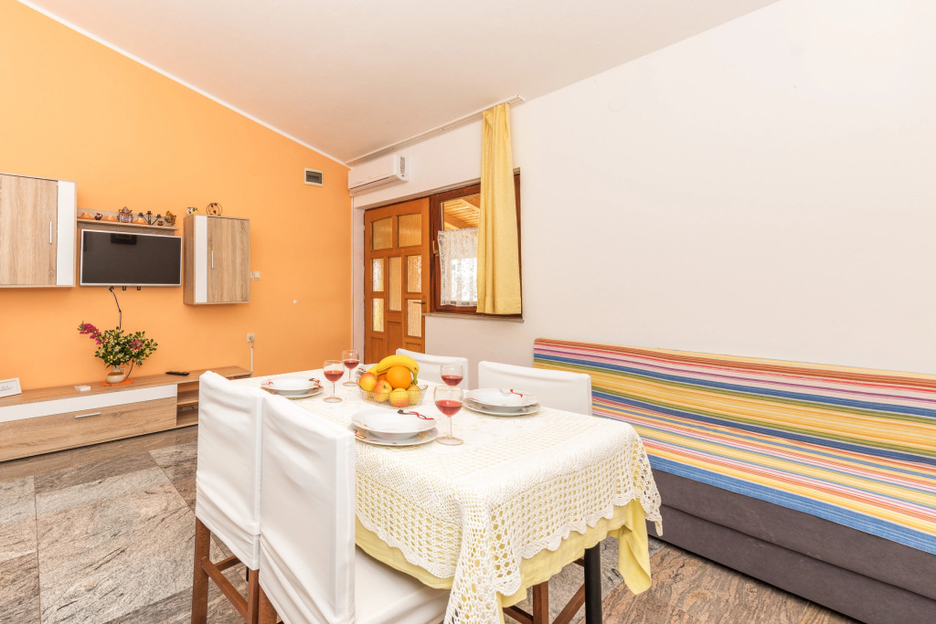 Orange Apartment Sea View