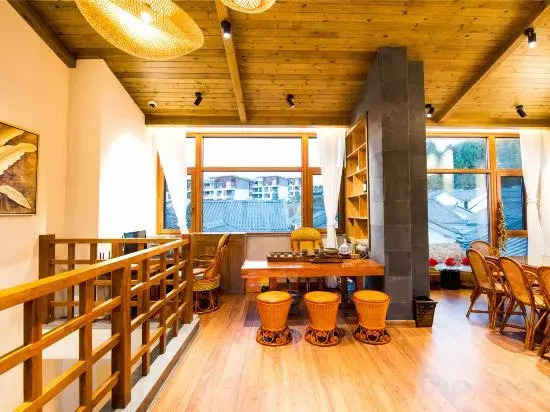 Mayu Qishe Hot Spring Holiday Hotel