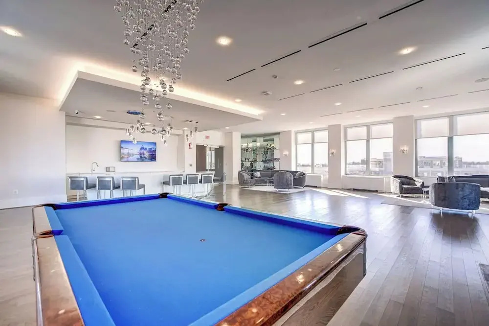 Crystal City Comfortable Apartments