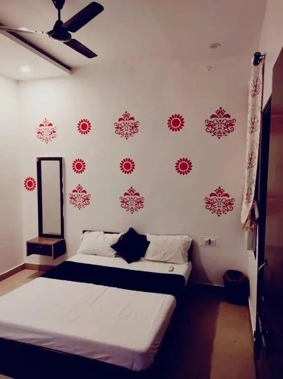 Red Stone Hotel